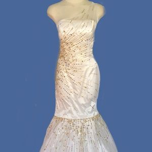 EUREKA Embroidered Illusion Mesh One Shoulder Maxi Dress Trumped Gown Ivory M